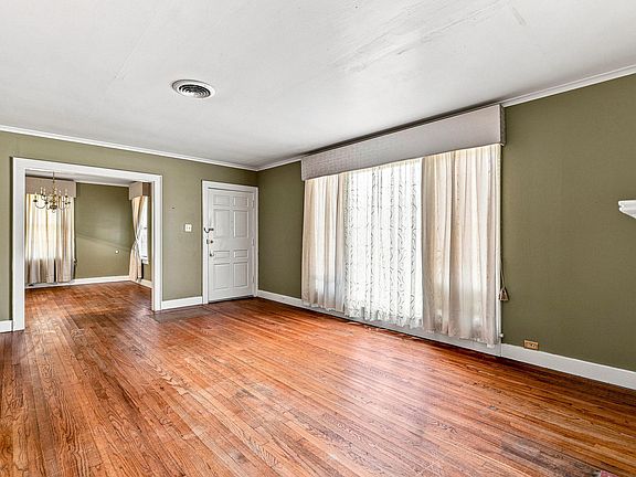4th image of 700 Hilton St