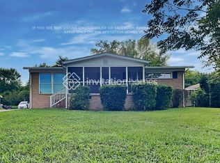 2418 Senior Dr, Charlotte, NC 28216