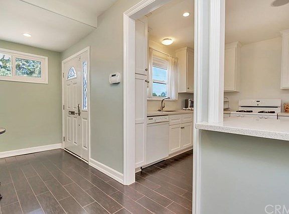4th image of 3122 Senasac Ave