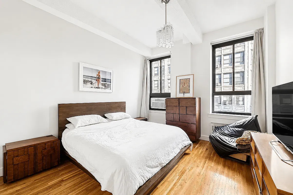 12 East 22nd Street — Photo 1
