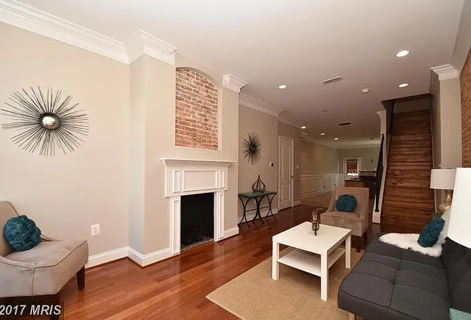 4 bed, 4.5 bath, 2389 sqft, $4,400 — Photo 4