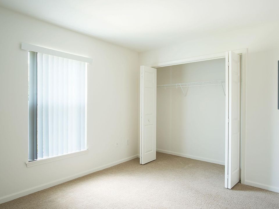 Forrest Pointe Apartments and Townhomes Apartment Rentals East