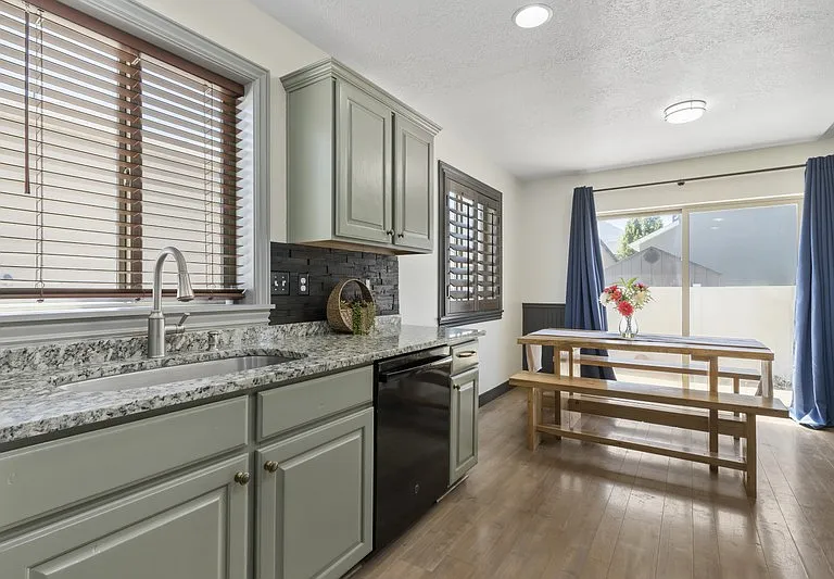 1025 N Apple Seed Ln — Photo 9