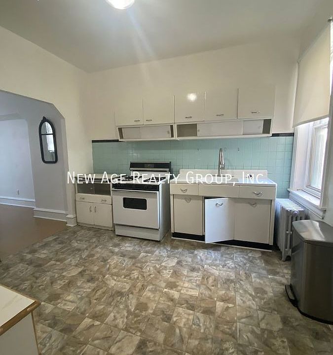 1st image of 615 N 34th St Floor 2