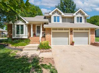 906 S Honeybrook Ln, Derby, KS 67037