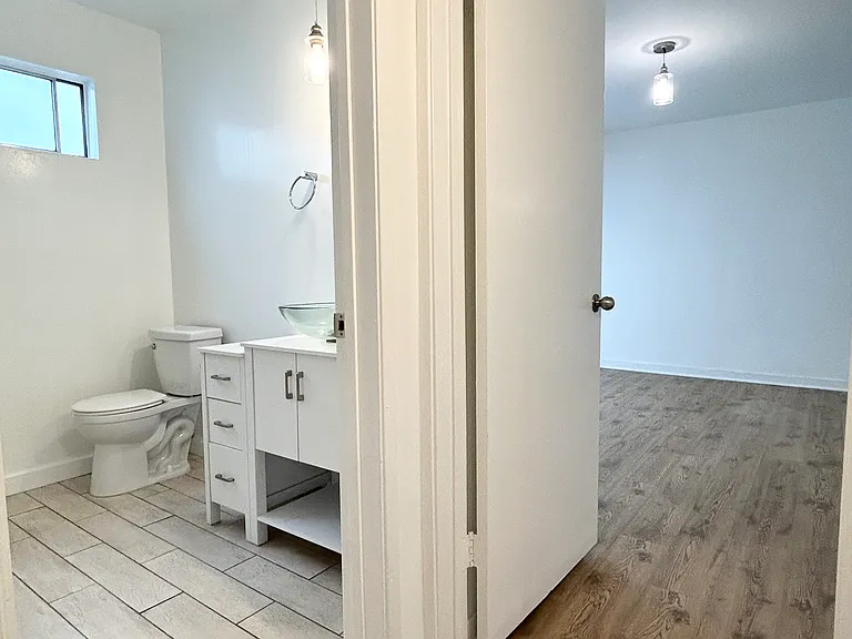 2038 S Bentley Ave #103 — Photo 10