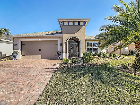 2nd image of 352 Bella Cortina Dr