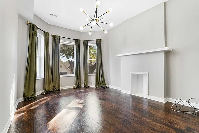 3 bed, 1300 sqft, $1,850 — Photo 3