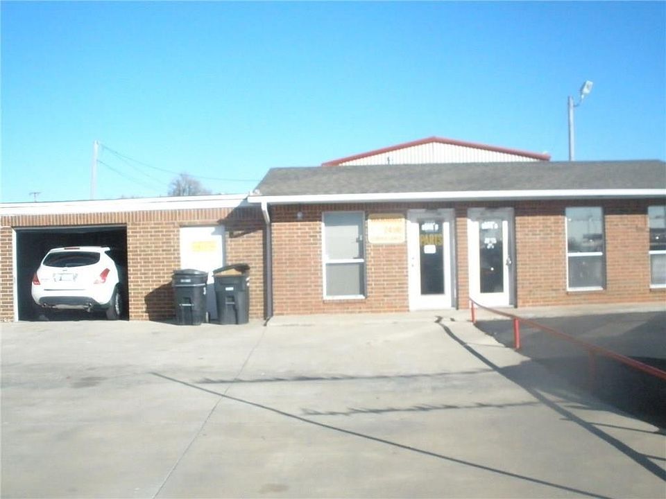 2nd image of 2800 N Suite B Sheilds St