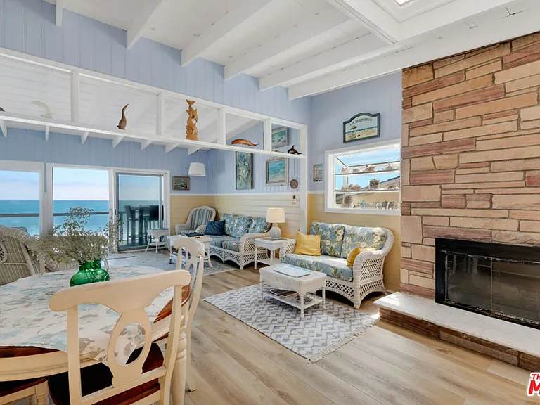 24528 Malibu Rd — Photo 19