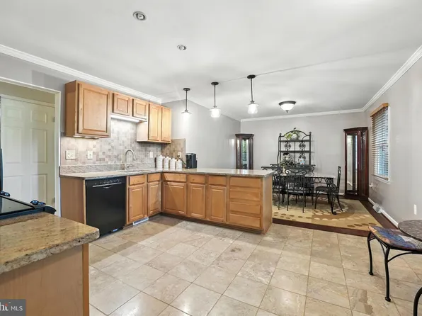 7491 Slagle Ln, Manassas, VA 20111