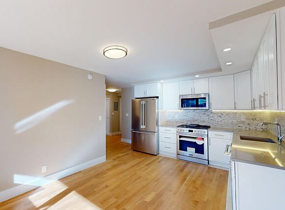 2nd image of 310 Greenwich St APT 34D