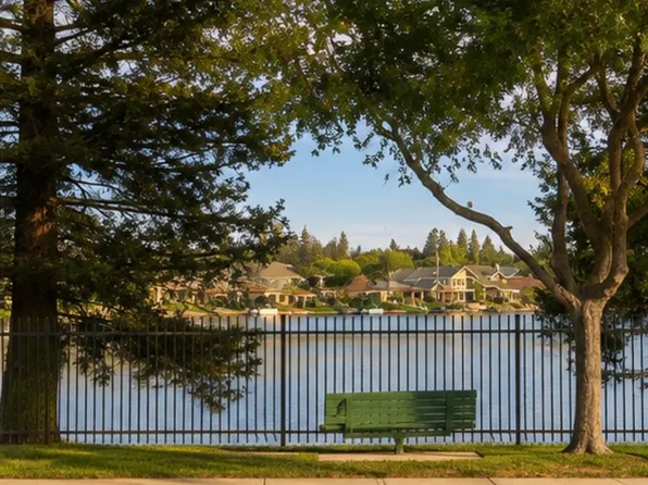 10642 N Seacrest Dr, Fresno, CA 93730