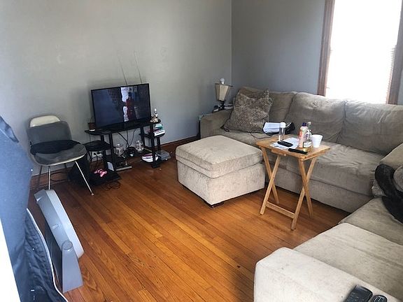3rd image of 110 W 140th Ct