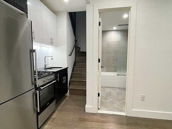 4th image of 830 Saint Johns Pl #4C