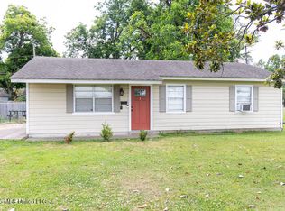 707 Cherokee Rd, Greenwood, MS 38930