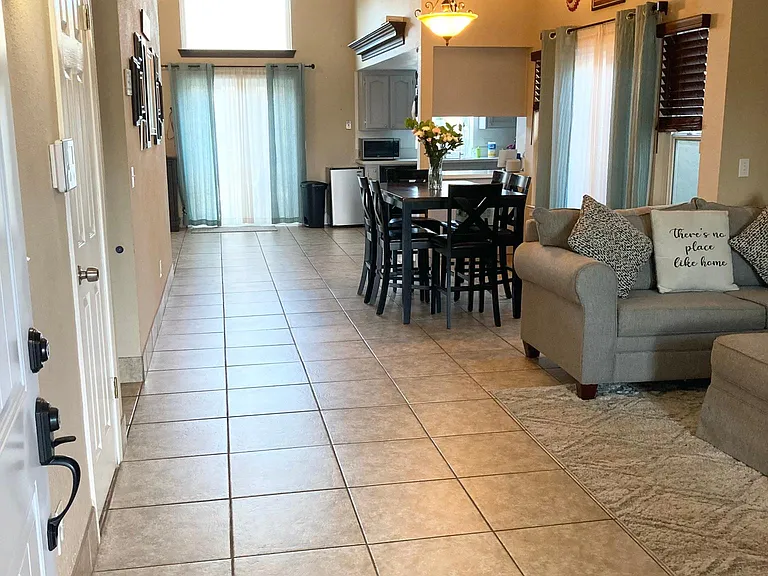 3564 W Princeton Ave — Photo 3