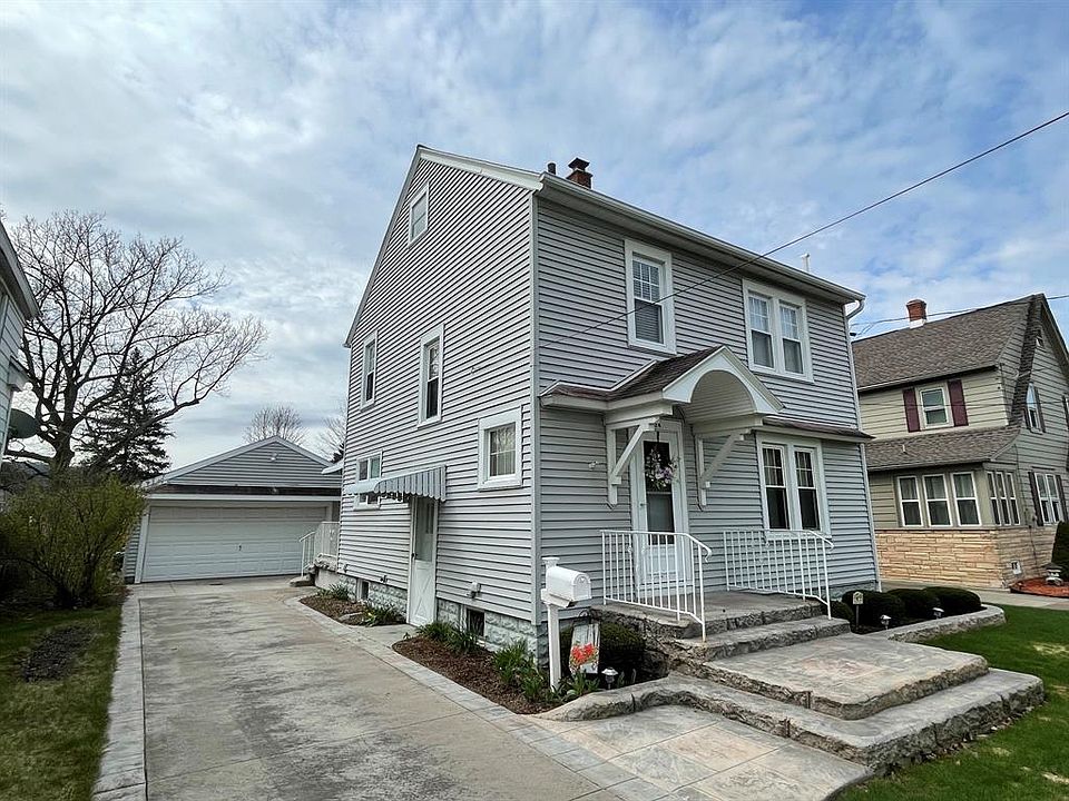 1st image of 624 W Main St