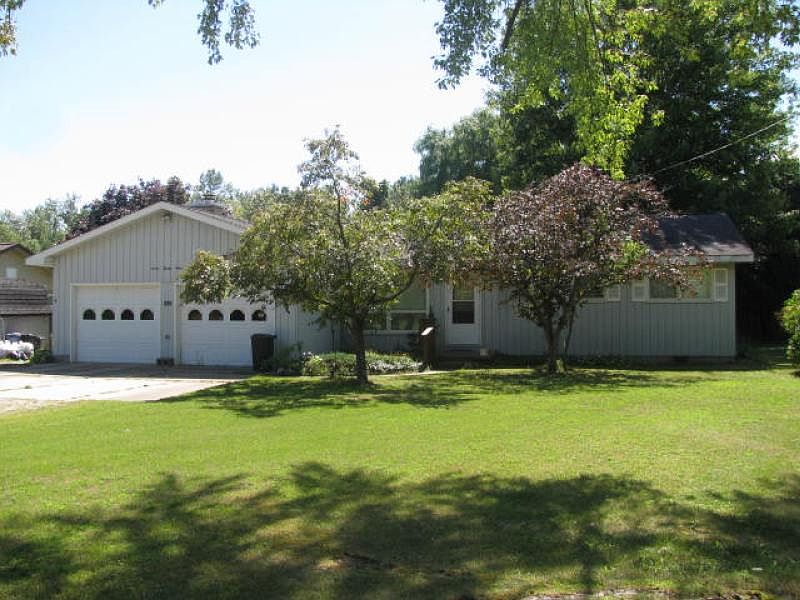 1st image of 733 Monument Rd