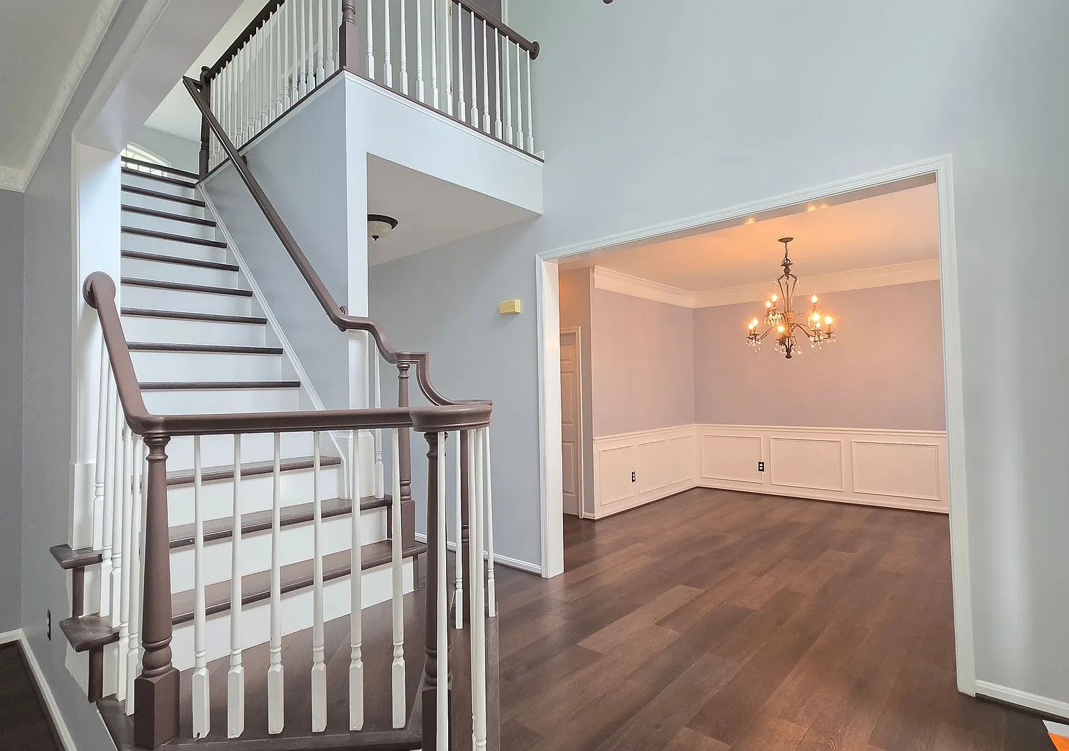 Luxurious Kingstowne Home — Photo 3