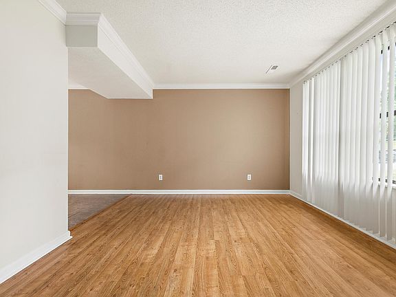 4th image of 2814 S Greenwood Dr APT 6