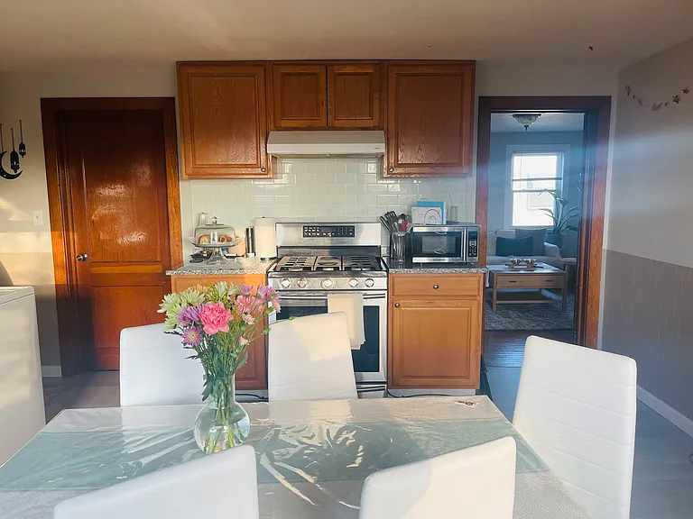 138 Biruta St #3 — Photo 32