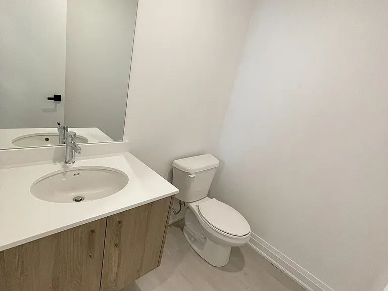 2 Persica St #MAIN BASEMENT — Photo 6