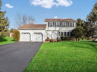 9 Devonshire Ct, Flemington, NJ 08822