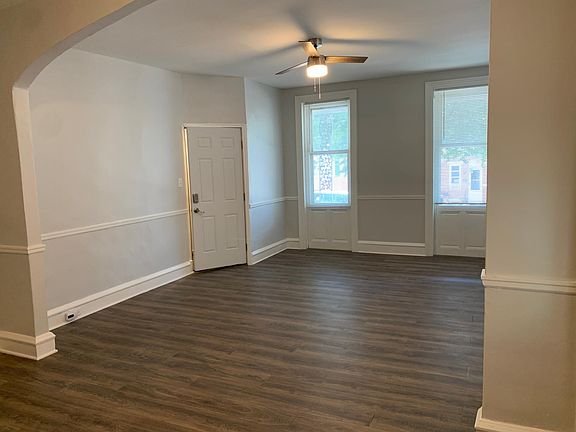 Living Room/ Dining Room Area