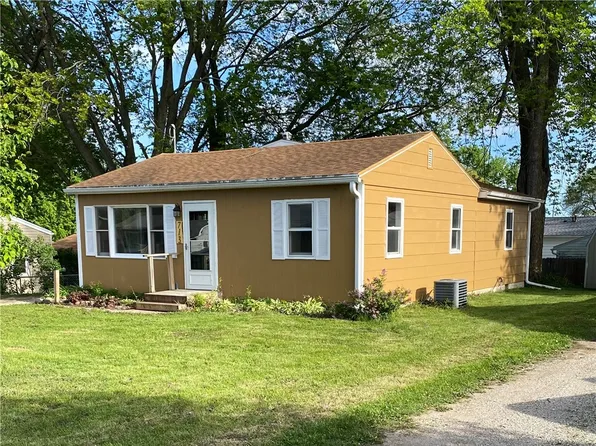 713 Phillips St, Polk City, IA 50226