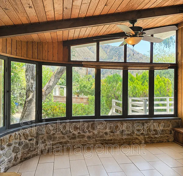 730 Orange Dr — Photo 8