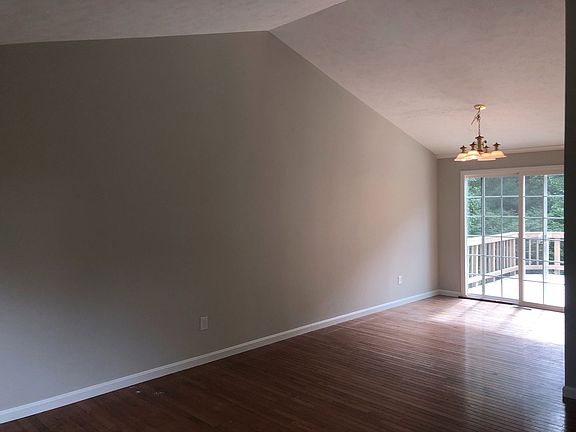 3rd image of 3852 Beech Down Dr