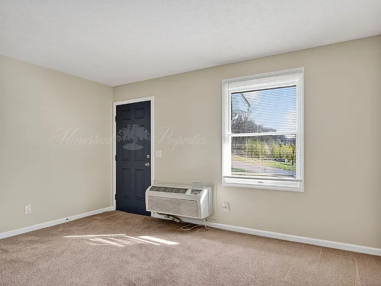 105 Lemay Dr — Photo 11