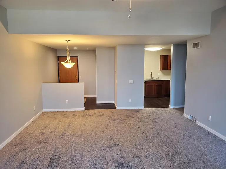 2127 Luann Ln #6 — Photo 2