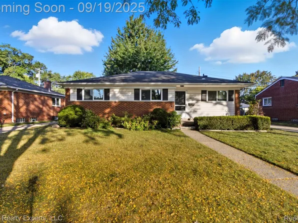 8843 Headley Dr, Sterling Heights, MI 48314