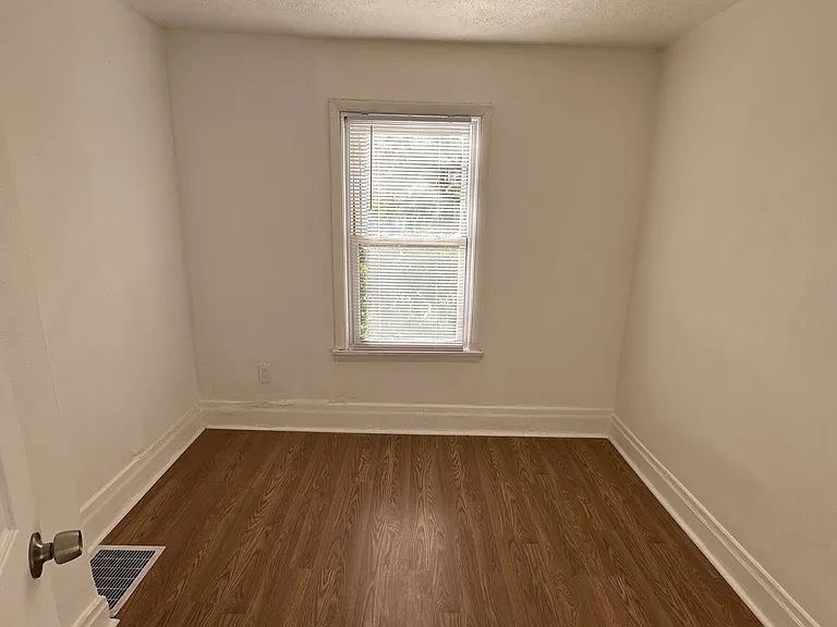 709 Fairview Ave — Photo 9