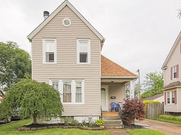 2nd image of 215 Harwood St