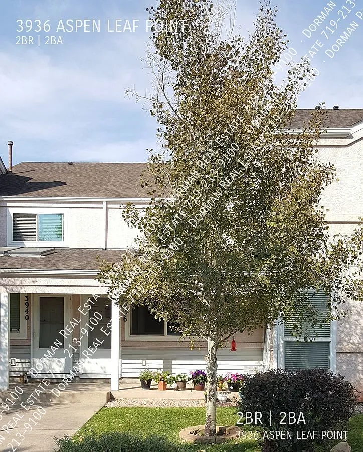 Bright 2-bedroom Townhome off Austin Bluffs & Academy — Photo 1