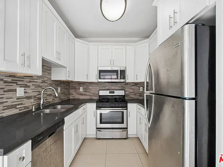 5715 W Olympic Blvd #206 — Photo 6