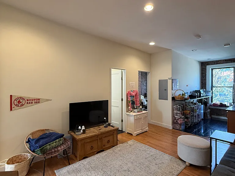 21 Cortes St #1 — Photo 2