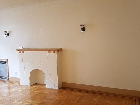 4th image of 141 E 19th St APT 5D
