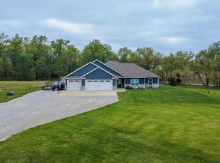 9070 E Highway Oo, Hallsville, MO 65255