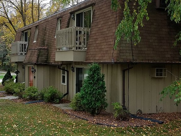 3rd image of 100 Eilbes Ave APT 2C