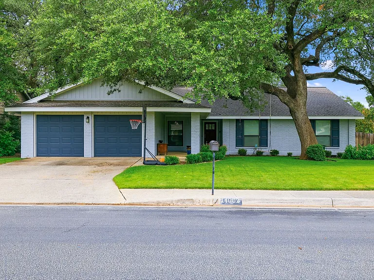 14002 Fairoak Xing — Photo 1