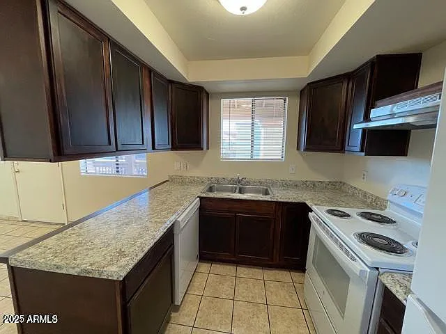 2 bed, 900 sqft, $1,100 — Photo 3