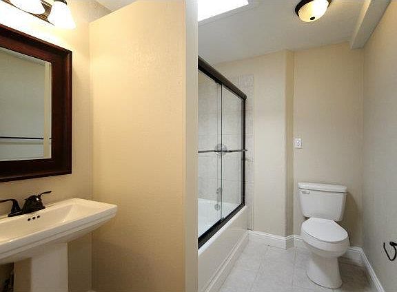 4th image of 570 Morse Ave