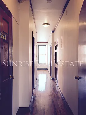 Rented by Sunrise Real Estate | media 44