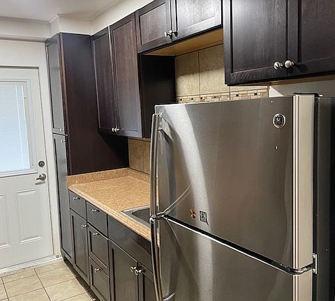 2nd image of 3200 S Edmunds St #3