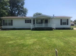606 Miller St, Nokomis, IL 62075