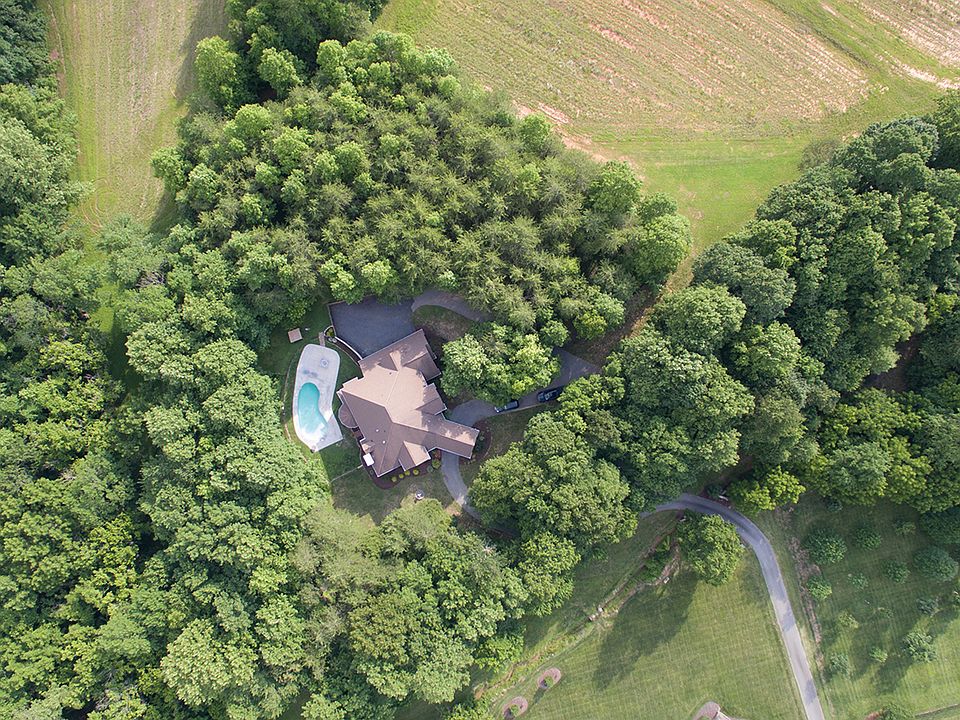 2nd image of 4905 Robdot Dr